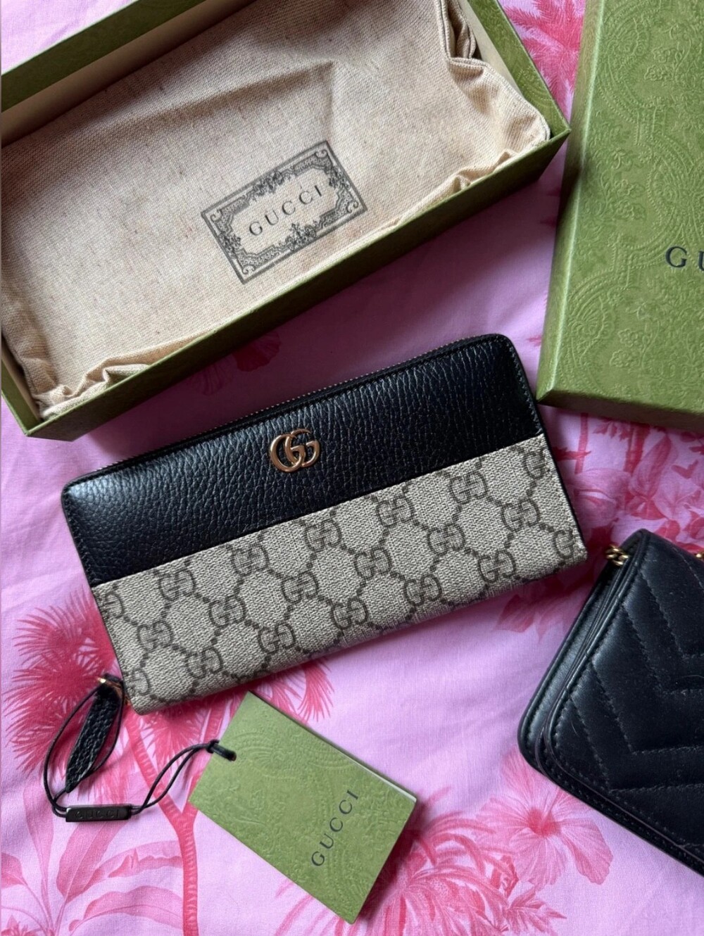 Gucci Black and Beige Bi-color GG Marmont Zip Around Wallet